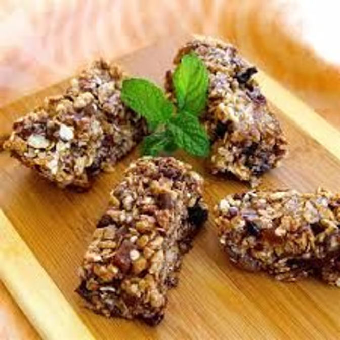 Crunchy Chocolate Chip Granola Bar (1)