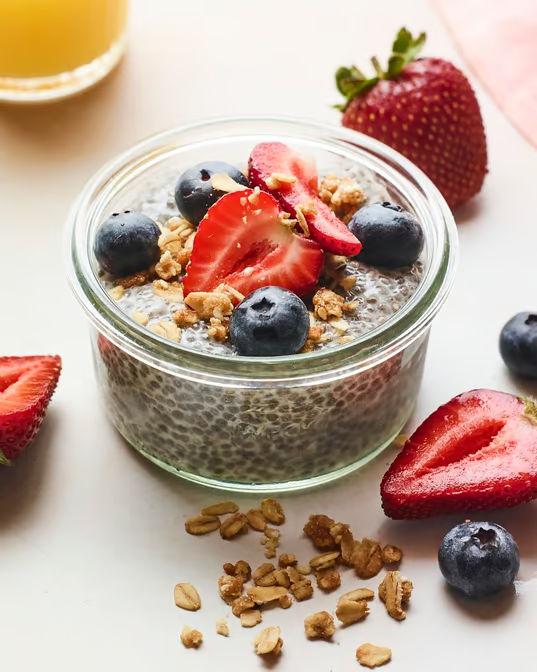 Granola & Berries Protein Chia Pudding